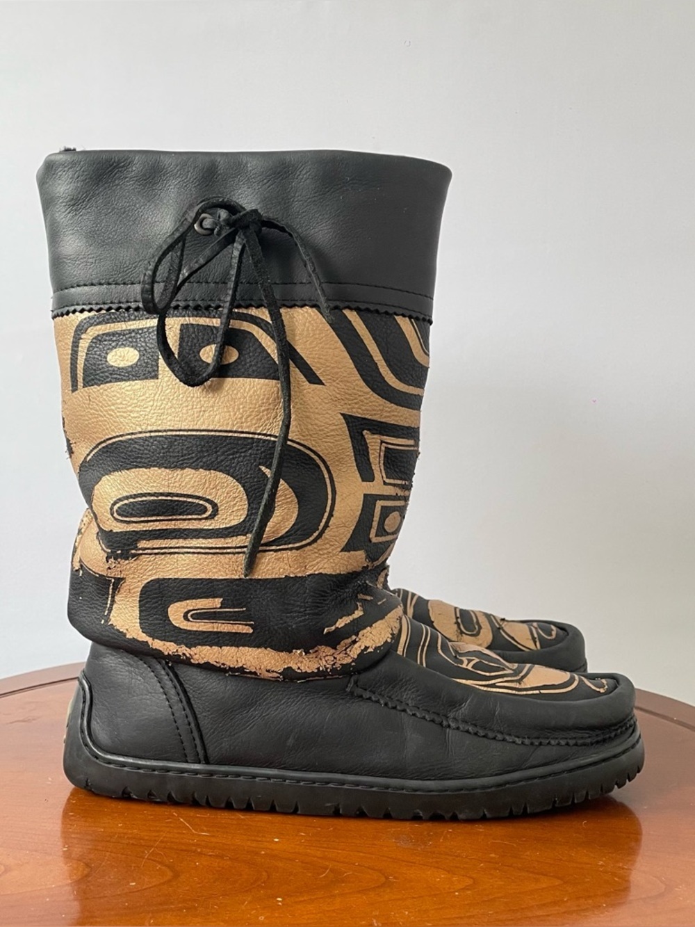 Women’s Black & Tan Winter Boots with Graphic Detail